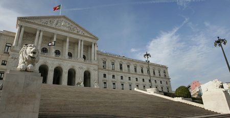 Parlamento aprova despenalização da morte medicamente assistida