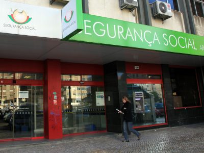 PS quer reunir no Parlamento todos os dados sobre a dívida