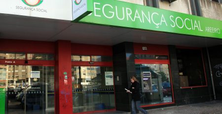 PS quer reunir no Parlamento todos os dados sobre a dívida