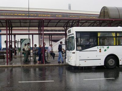 PS bate-se por reintrodução dos passes escolares
