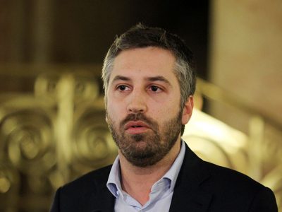 Primeiro-ministro tem problema de credibilidade e lida mal com a verdade