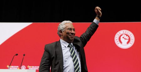 No país de abril quem escolhe os governos é o povo