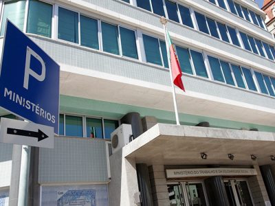 PRECISAMOS DE UMA ESCOLA ESTABILIZADA E TRANQUILA