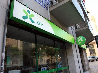 Natalidade: PSD e CDS choram agora sobre o leite que derramaram