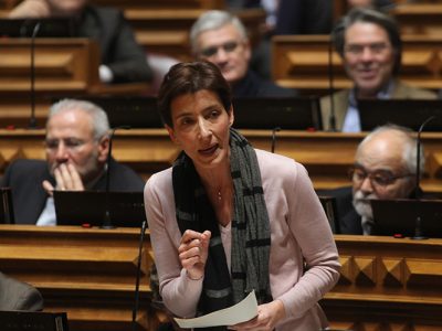PS apresenta propostas para fomentar natalidade