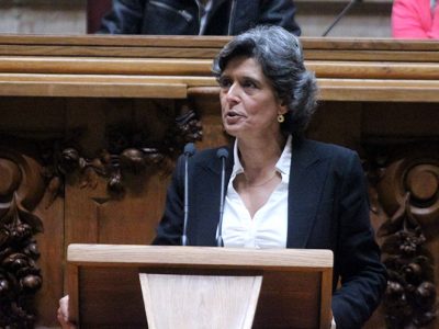 Governo destrói sistema de proteção de crianças e jovens em risco