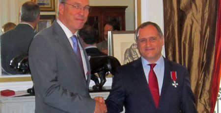 Paulo Pisco condecorado pelo Governo do Luxemburgo