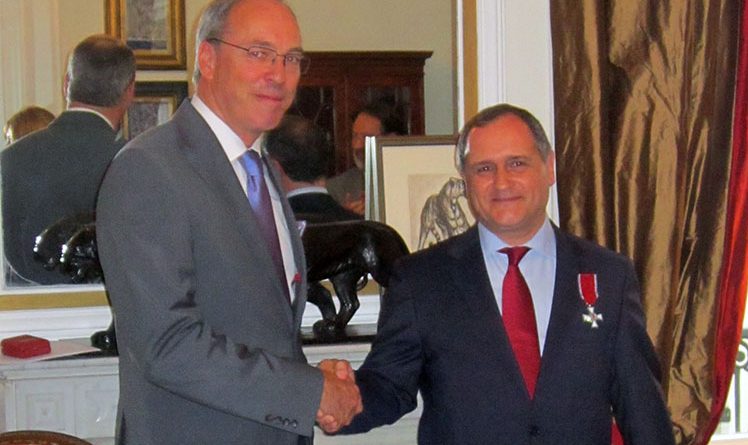 Paulo Pisco condecorado pelo Governo do Luxemburgo