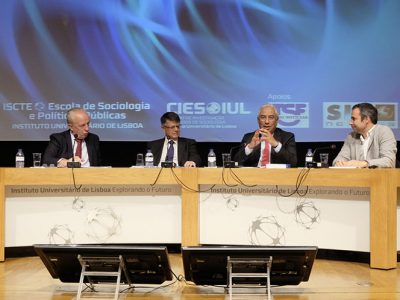 Descentralizar o Estado e reformar o sistema eleitoral