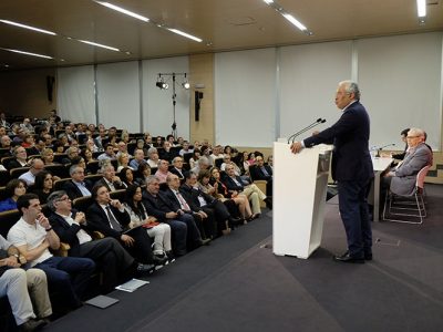 Este Governo é pior que a troica