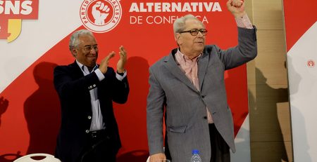 Há uma direita reacionária e assanhada contra o SNS