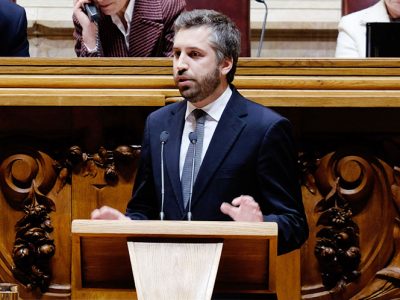 Aprovada a reposição dos quatro feriados