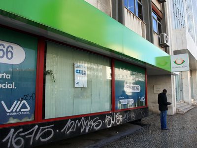 Aumento da pobreza choca com miragem de crescimento