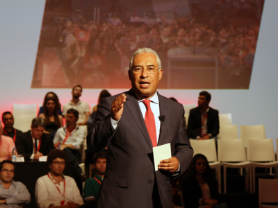 Voltar a pôr as pessoas no centro da politica