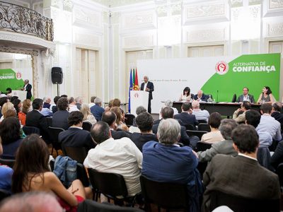 Renovação, unidade e competência