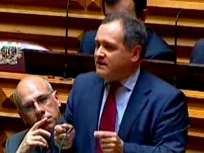 PS teme “chapeladas” da maioria no voto dos emigrantes