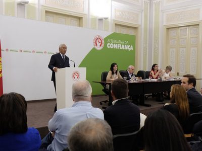 PS escolhe cabeças de lista às legislativas