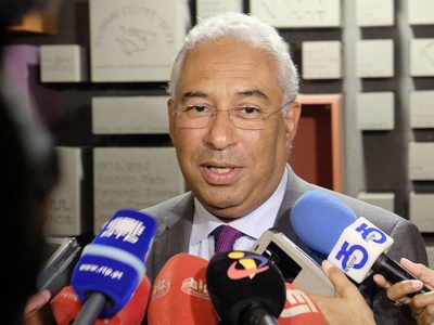 Costa acusa Passos Coelho de se ter aliado à direita radical