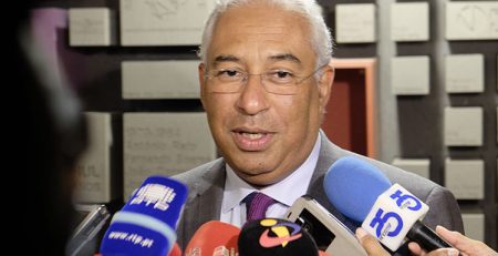 Costa acusa Passos Coelho de se ter aliado à direita radical
