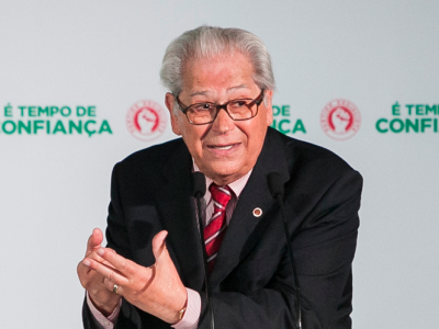 António Arnaut presidente honorário
