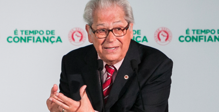 António Arnaut presidente honorário