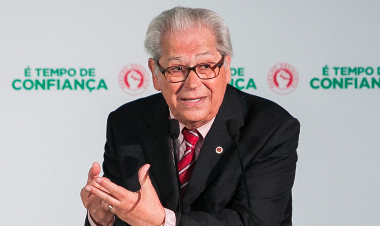 António Arnaut presidente honorário