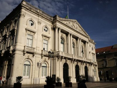 Câmara de Lisboa reduz IMI para famílias com filhos