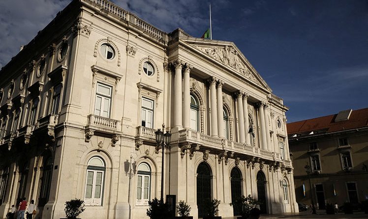 Câmara de Lisboa reduz IMI para famílias com filhos