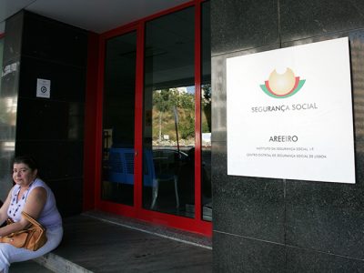 Risco de pobreza atinge 2,8 milhões e aumenta entre as mulheres