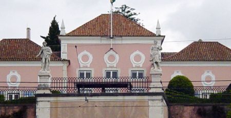 Novos conselheiros tomam hoje posse
