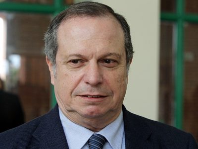 Acordo com a direita seria atraiçoar compromissos eleitorais do PS