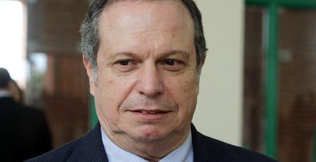 Acordo com a direita seria atraiçoar compromissos eleitorais do PS