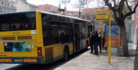 Deputados do PS querem controlo de lotação e mais autocarros em circulação