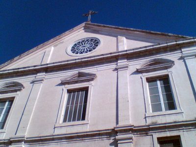 Feriados civis e religiosos repostos ao mesmo tempo