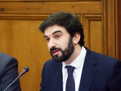 Ministro garante mudanças graduais e de consenso alargado