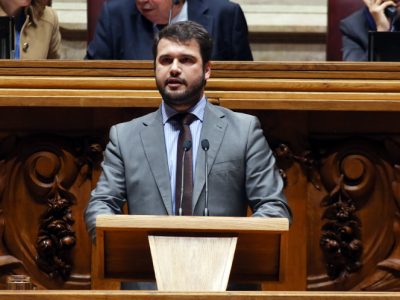 Orçamento vira página da austeridade e fala verdade ao país