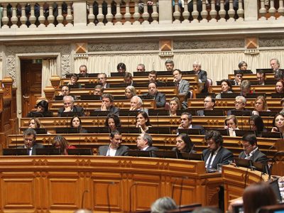 PS apresenta propostas de alteração ao orçamento