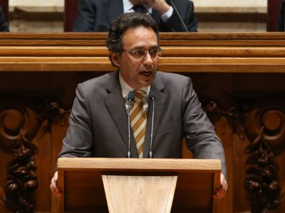 PS lembra obrigação democrática de promover igualdade de oportunidades na educação