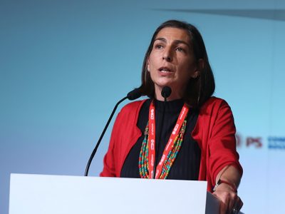 Não é sério comparar o PS e a direita na resposta dada aos problemas do sistema financeiro do país