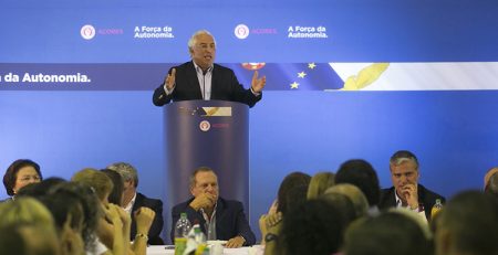 Vinte anos de governação socialista nos Açores trouxeram mais coesão social e finanças públicas sãs