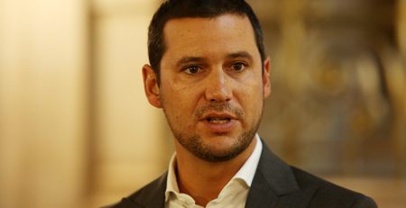 Governo garante rede de abastecimento de combustíveis