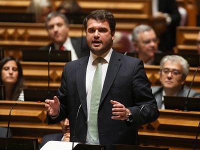 Anterior Governo emagreceu o serviço público de transportes