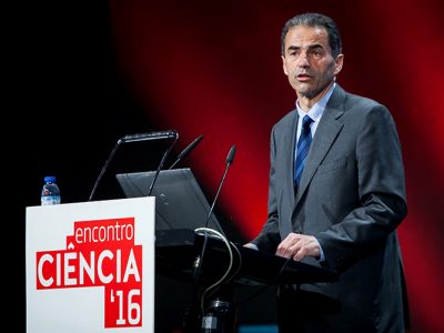 Governo reitera prioridade a que nenhum aluno abandone estudos por dificuldades económicas