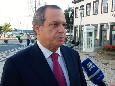 Carlos César congratula-se com avanço do projeto de ampliação do aeroporto da Horta