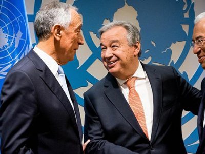 PASSOS VENDEU PORTUGAL AO DESBARATO