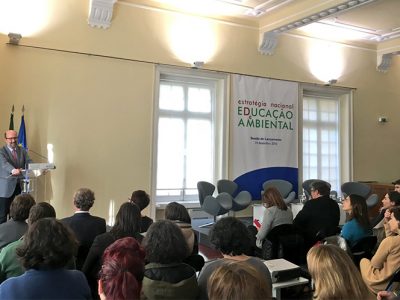 Convocar a sociedade para uma discussão ampla e participada