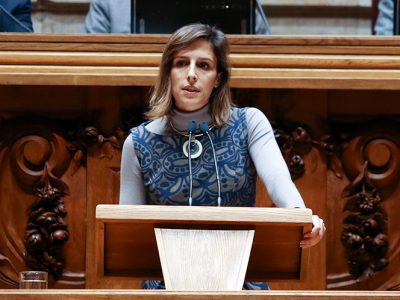 PS desafia PSD e CDS a acompanharem Governo na redução do PEC
