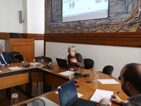 Helena Roseta promove participação dos cidadãos na elaboração das leis