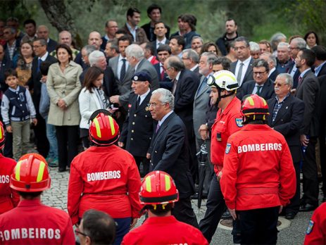 António Costa homenageia bombeiros sob a bandeira da dignidade humana