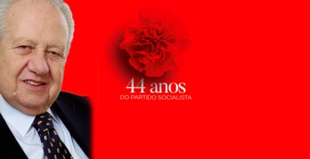 PS dá nome de Mário Soares aos jardins da sede nacional